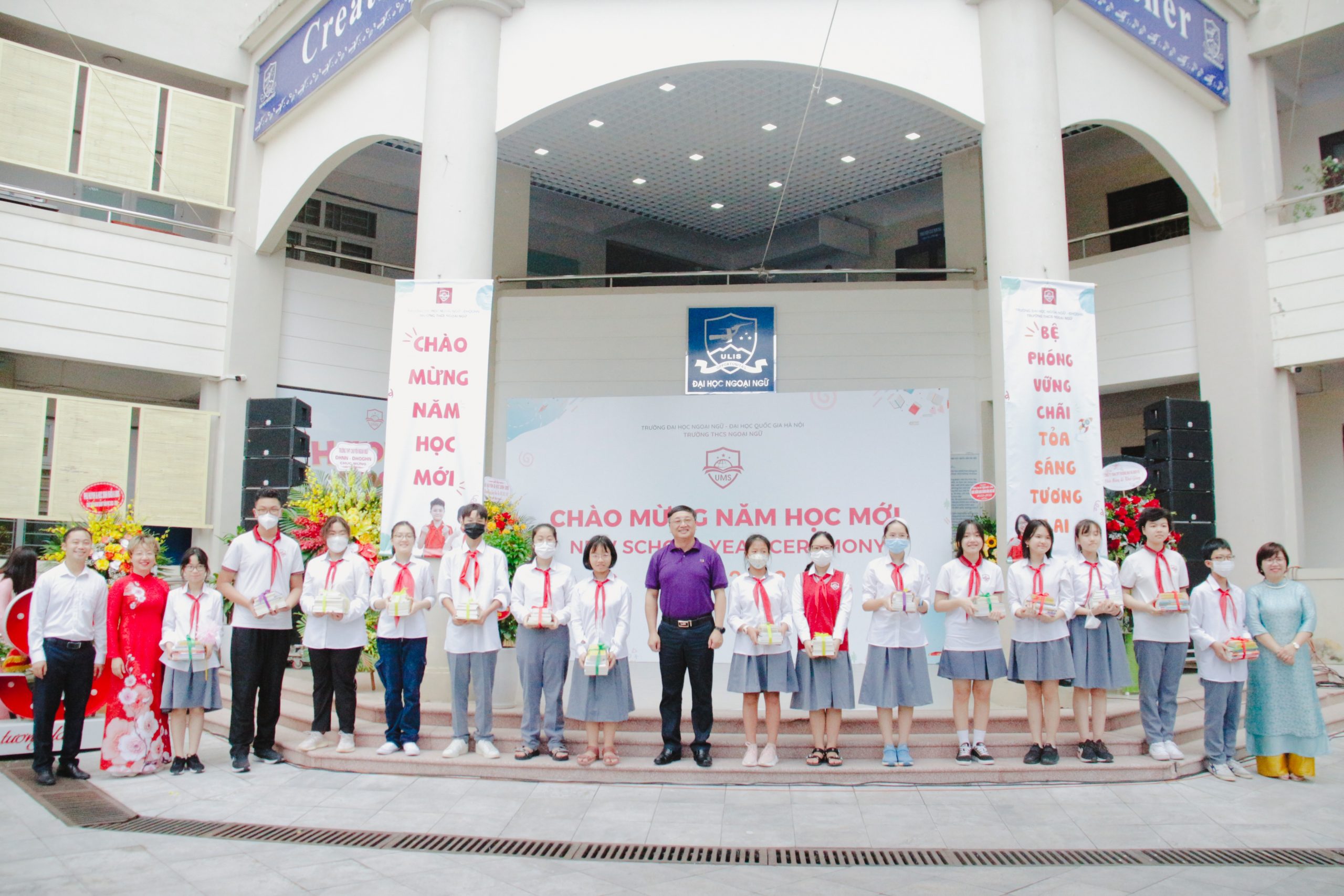 Trường THCS Ngoại ngữ tổ chức khai giảng năm học 2022 2023 Trường