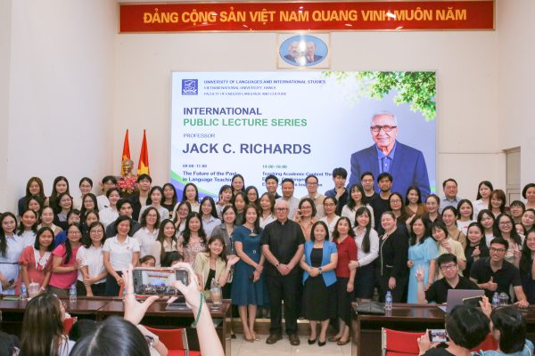 GS. Jack C. Richards chia sẻ những góc nhìn về giảng dạy ngoại ngữ trong thời đại số tại ULIS