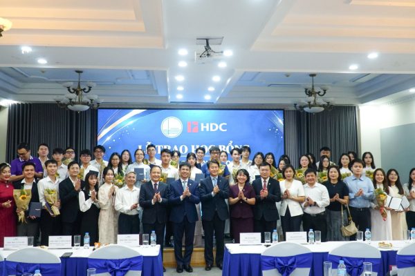 6 sinh viên ULIS được nhận học bổng Pony Chung Hàn Quốc năm học 2026 - 2027